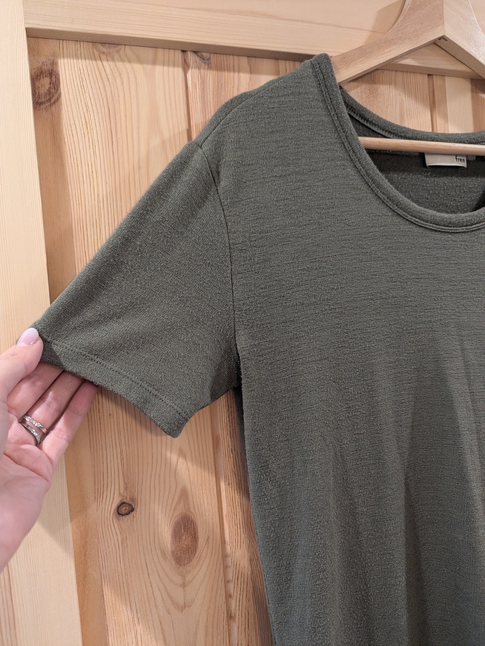 Wilfred Olive Crewneck Short Sleeve Tee - Picture 4 of 7